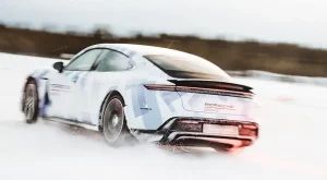 porsche-taycan-gts-record-guinness-derrape-hielo